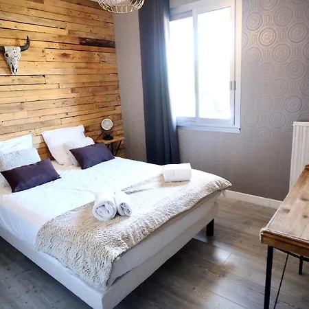 Le Way, Style Seconde Guerre Et Terrasse Caen