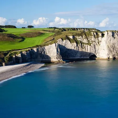 Le Way, Style Seconde Guerre Et Terrasse Caen