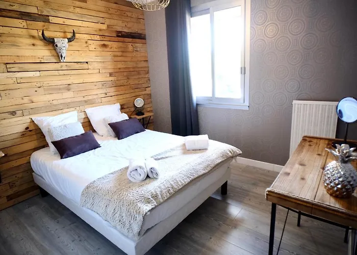 Le Way, Style Seconde Guerre Et Terrasse Caen