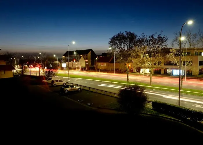 Le Way, Style Seconde Guerre Et Terrasse * Caen